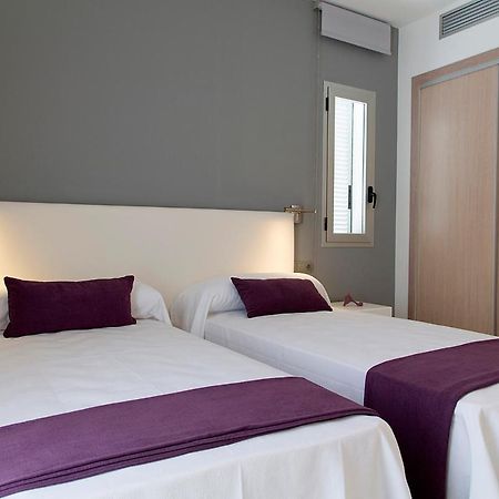 Apartamentos Proa - Emar Hotels Only Adults Es Pujols Extérieur photo