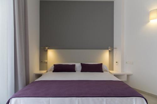 Apartamentos Proa - Emar Hotels Only Adults Es Pujols Extérieur photo