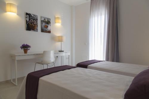Apartamentos Proa - Emar Hotels Only Adults Es Pujols Extérieur photo