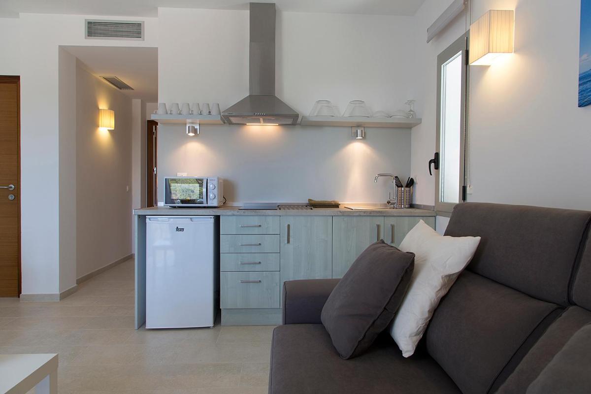 Apartamentos Proa - Emar Hotels Only Adults Es Pujols Extérieur photo