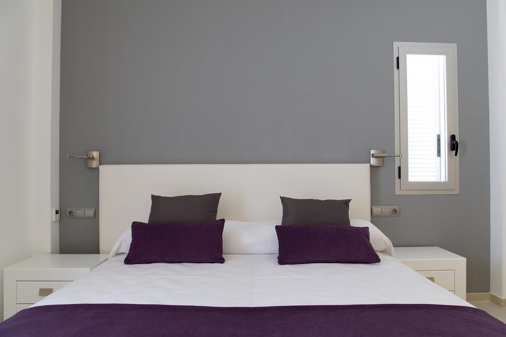 Apartamentos Proa - Emar Hotels Only Adults Es Pujols Chambre photo