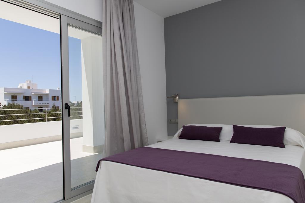 Apartamentos Proa - Emar Hotels Only Adults Es Pujols Chambre photo