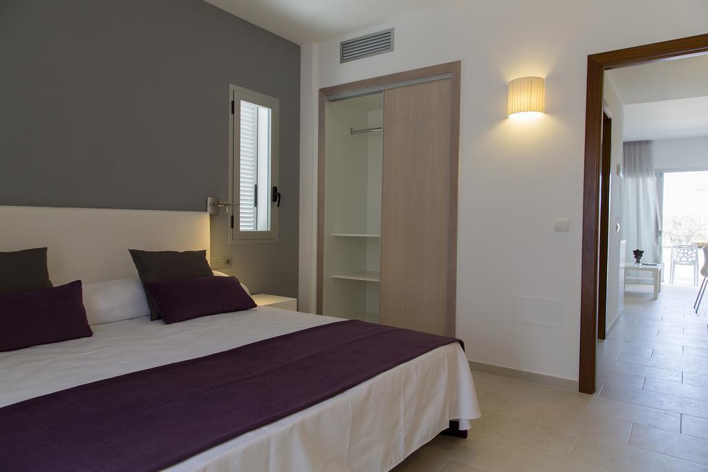 Apartamentos Proa - Emar Hotels Only Adults Es Pujols Extérieur photo