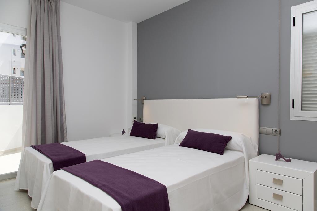 Apartamentos Proa - Emar Hotels Only Adults Es Pujols Extérieur photo